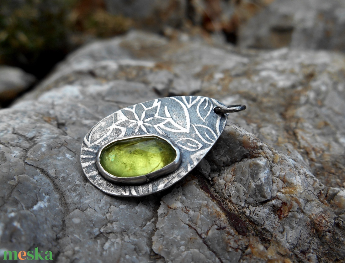 Ezüst Olivin medál - ékszer - nyaklánc - medál - Meska.hu