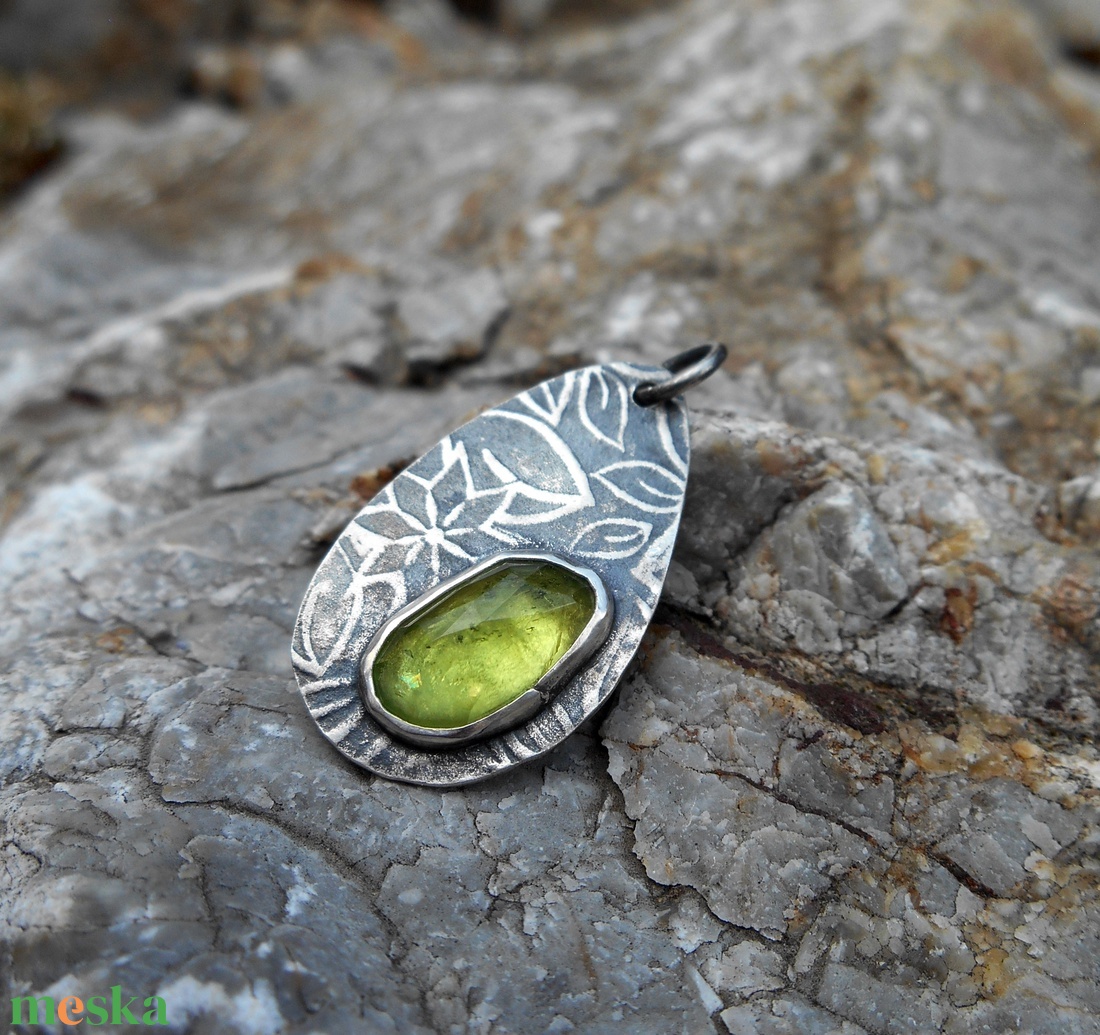 Ezüst Olivin medál - ékszer - nyaklánc - medál - Meska.hu