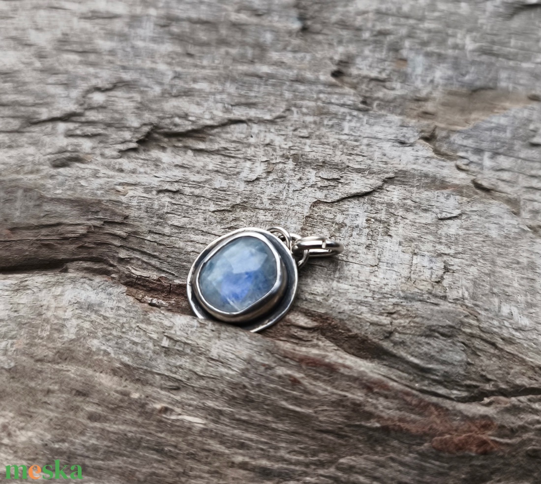 Ezüst Holdkő medál - ékszer - nyaklánc - medál - Meska.hu