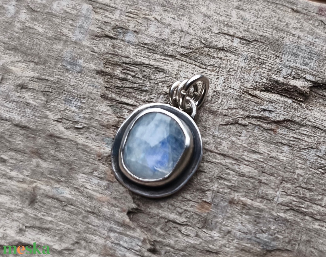 Ezüst Holdkő medál - ékszer - nyaklánc - medál - Meska.hu