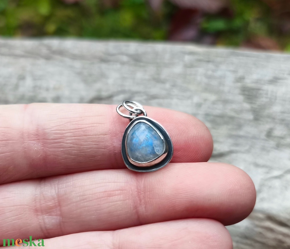Ezüst Holdkő medál - ékszer - nyaklánc - medál - Meska.hu