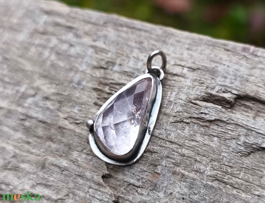 Ezüst Kunzit medál - ékszer - nyaklánc - medál - Meska.hu