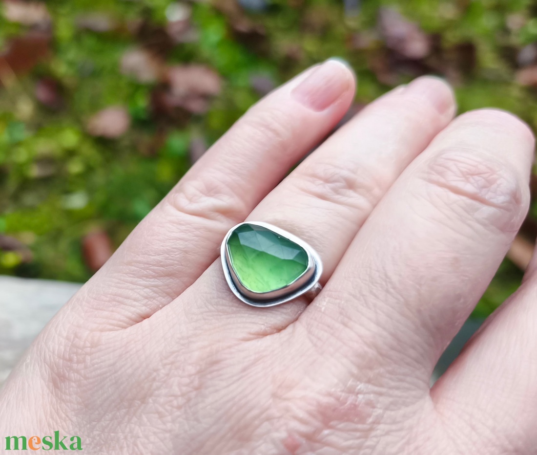 Ezüst Szerpentinit gyűrű - ékszer - gyűrű - szoliter gyűrű - Meska.hu