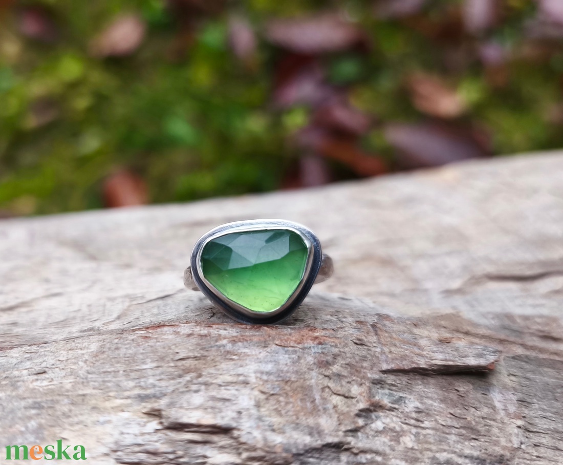 Ezüst Szerpentinit gyűrű - ékszer - gyűrű - szoliter gyűrű - Meska.hu