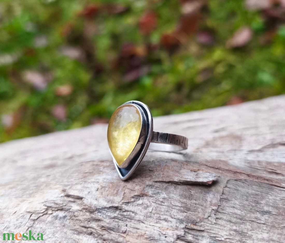 Ezüst Lepidolit gyűrű - ékszer - gyűrű - statement gyűrű - Meska.hu