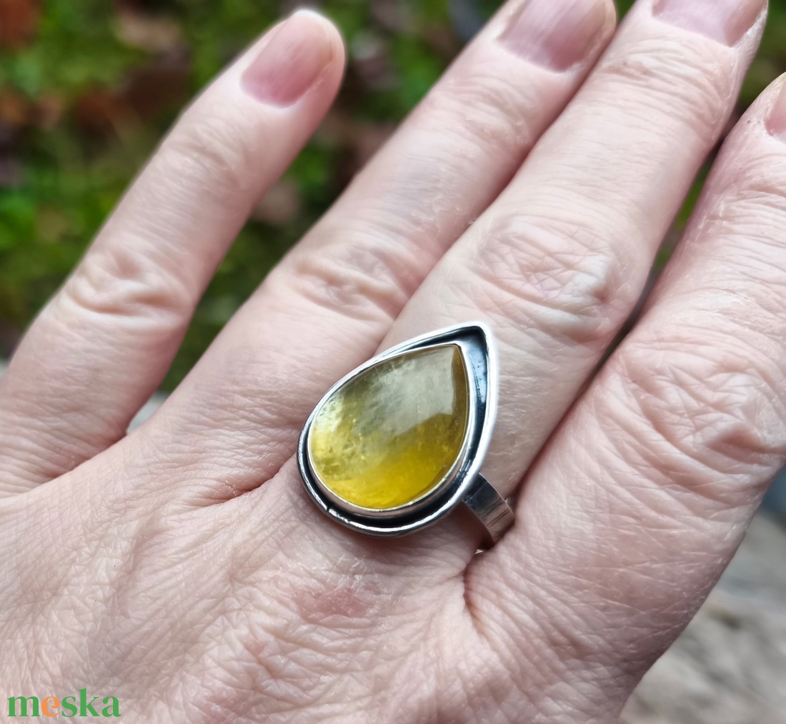 Ezüst Lepidolit gyűrű - ékszer - gyűrű - statement gyűrű - Meska.hu