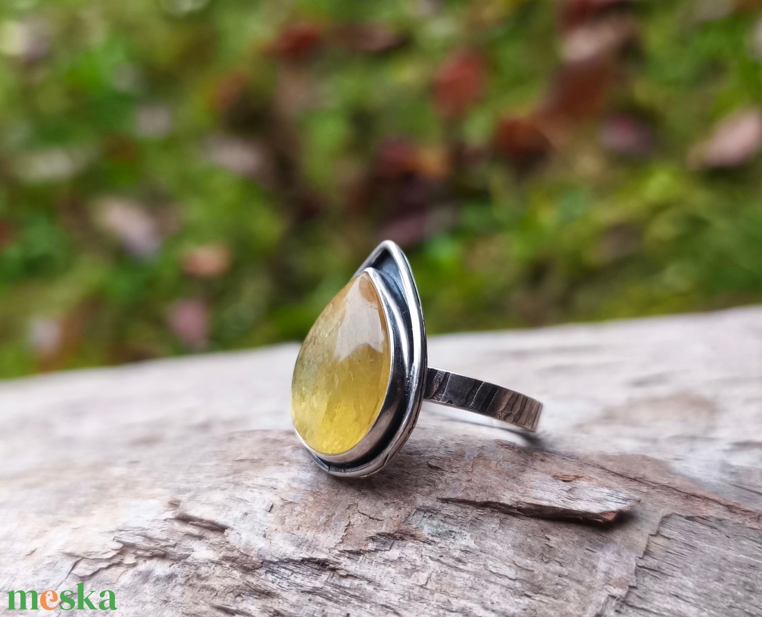 Ezüst Lepidolit gyűrű - ékszer - gyűrű - statement gyűrű - Meska.hu