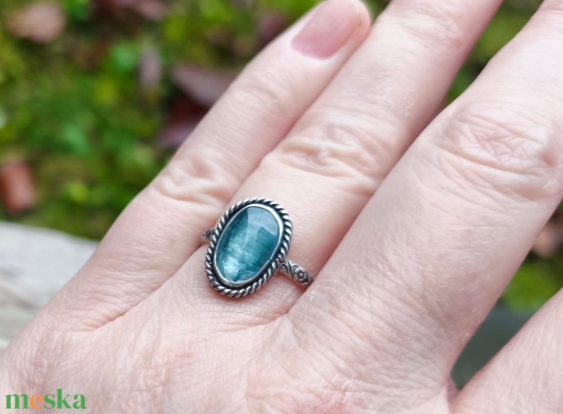 Ezüst Kianit gyűrű - ékszer - gyűrű - szoliter gyűrű - Meska.hu