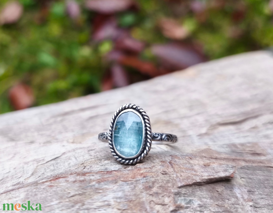 Ezüst Kianit gyűrű - ékszer - gyűrű - szoliter gyűrű - Meska.hu