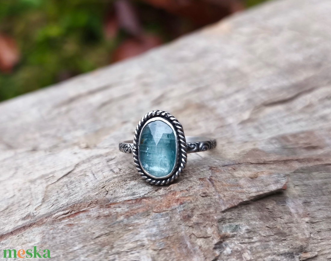 Ezüst Kianit gyűrű - ékszer - gyűrű - szoliter gyűrű - Meska.hu