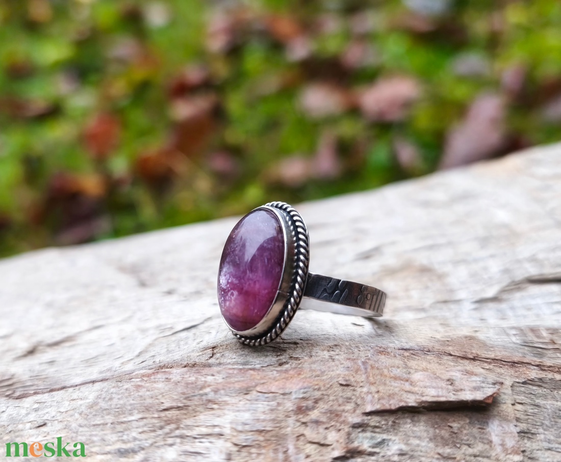 Ezüst Lepidolit gyűrű - ékszer - gyűrű - statement gyűrű - Meska.hu