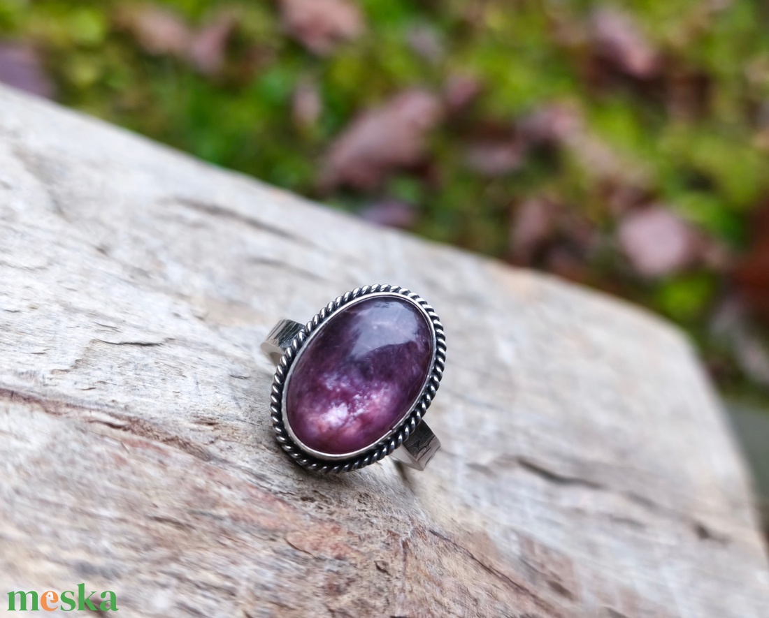 Ezüst Lepidolit gyűrű - ékszer - gyűrű - statement gyűrű - Meska.hu