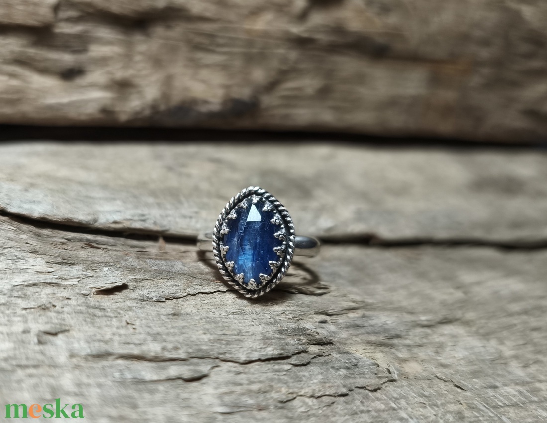 Ezüst Kianit gyűrű - ékszer - gyűrű - szoliter gyűrű - Meska.hu