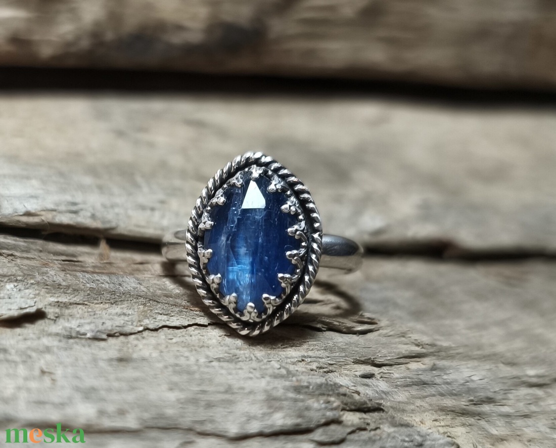 Ezüst Kianit gyűrű - ékszer - gyűrű - szoliter gyűrű - Meska.hu