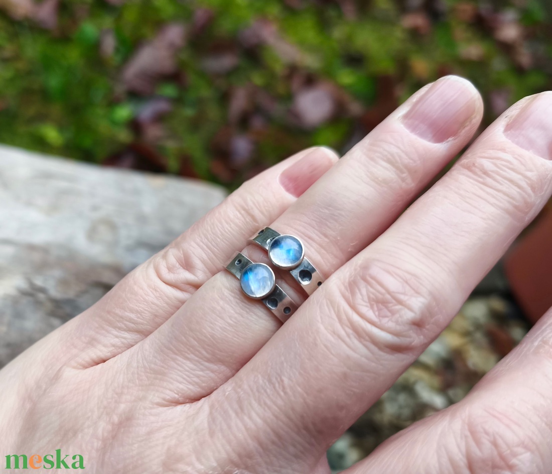 Ezüst Holdkő gyűrű - ékszer - gyűrű - vékony gyűrű - Meska.hu