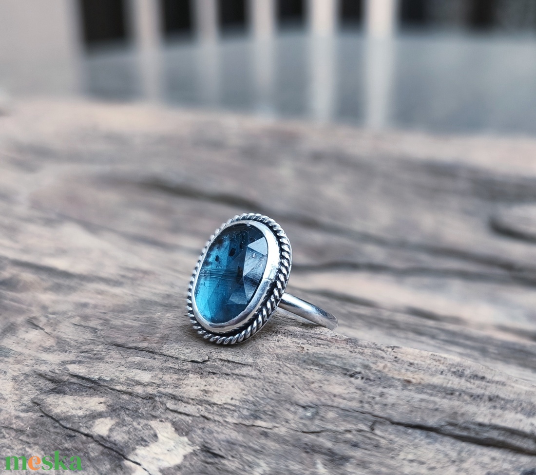 Ezüst Kianit gyűrű - ékszer - gyűrű - szoliter gyűrű - Meska.hu