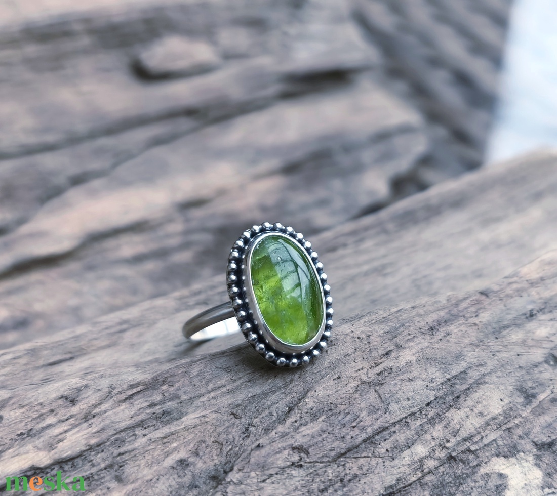 Ezüst Olivin gyűrű - ékszer - gyűrű - szoliter gyűrű - Meska.hu