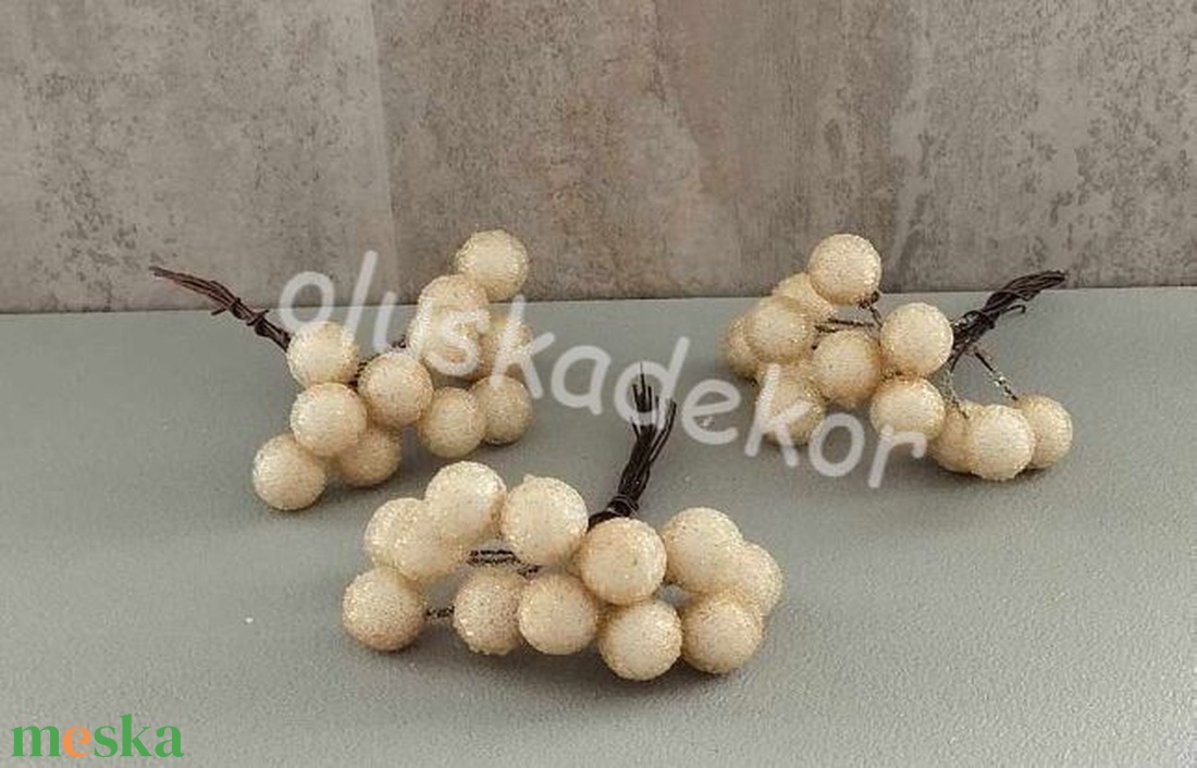 Deres bogyós pick, betűző - kellékek & szerszámok - dekorációs kellékek - figurák - Meska.hu Deres bogyós pick, betűző - kellékek & szerszámok - dekorációs kellékek - figurák - Meska.hu