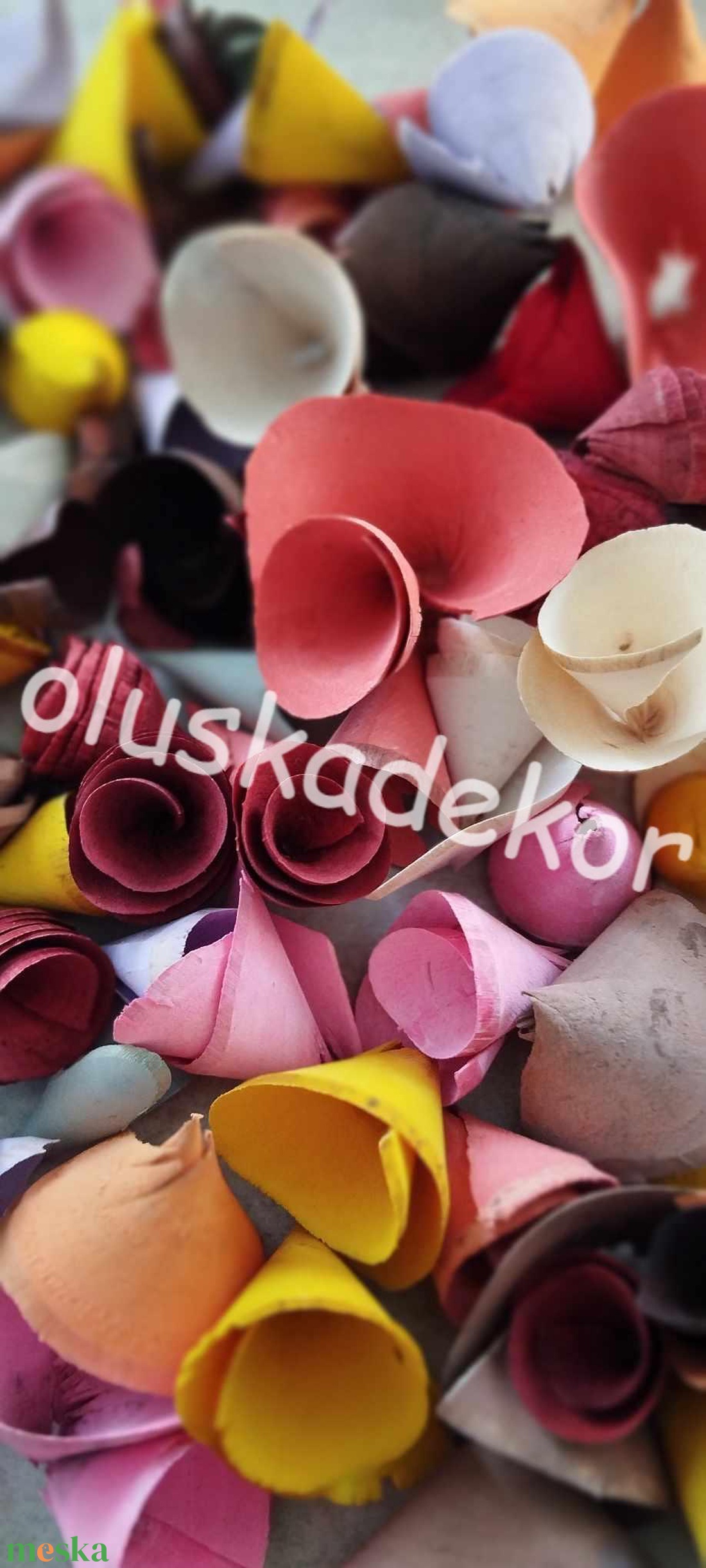 Háncsvirág - tölcsér virág 5cm , több színben 20gr/cs. - kellékek & szerszámok - dekorációs kellékek - egyéb kellékek - Meska.hu Háncsvirág - tölcsér virág 5cm , több színben 20gr/cs. - kellékek & szerszámok - dekorációs kellékek - egyéb kellékek - Meska.hu