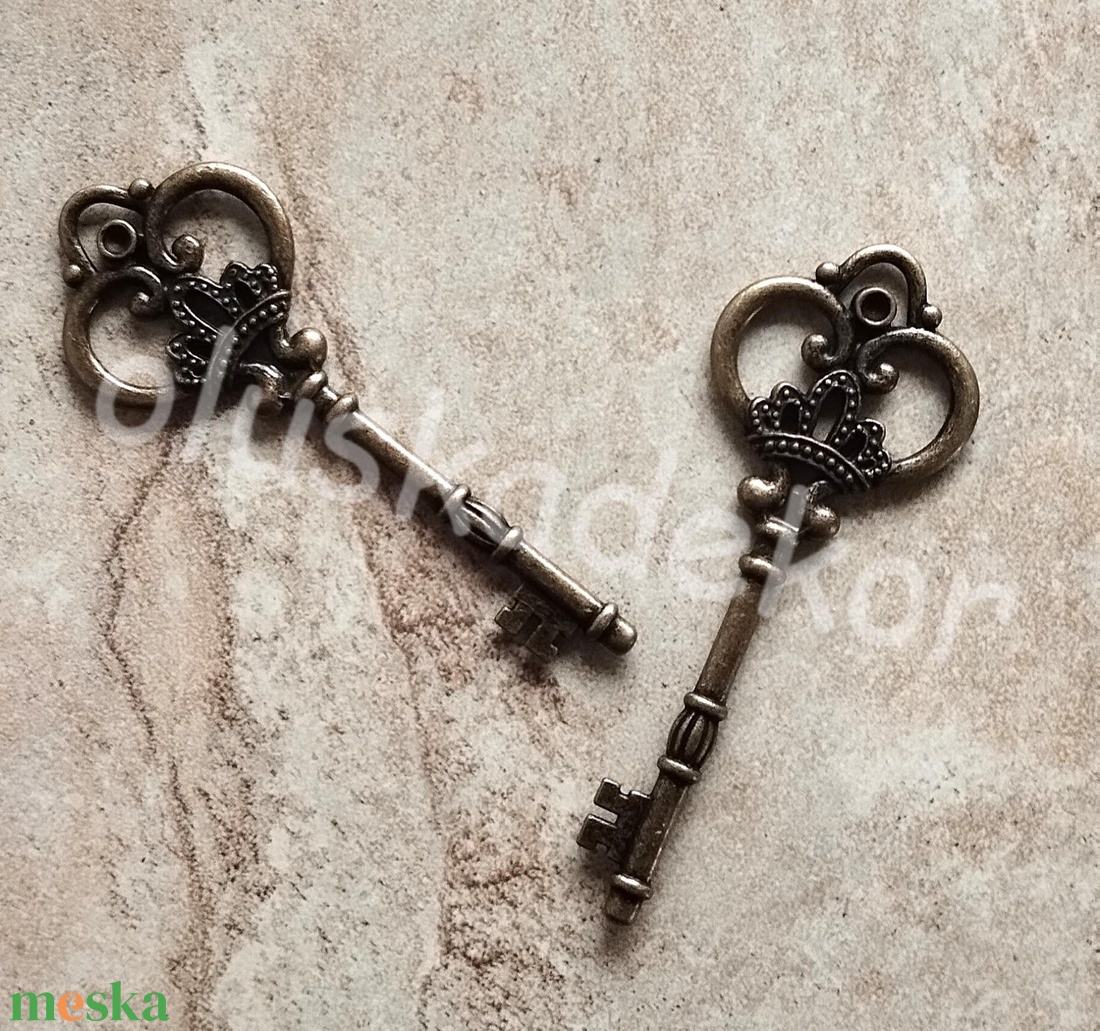 Antik kulcs ó arany és ezüst 8,5cmx3cm - kellékek & szerszámok - dekorációs kellékek - egyéb kellékek - Meska.hu Antik kulcs ó arany és ezüst 8,5cmx3cm - kellékek & szerszámok - dekorációs kellékek - egyéb kellékek - Meska.hu