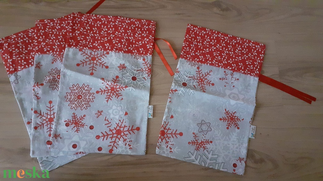 Ajándékzsák, hópelyhes - karácsony - karácsonyi ajándékozás - karácsonyi ajándékcsomagolás - Meska.hu Ajándékzsák, hópelyhes - karácsony - karácsonyi ajándékozás - karácsonyi ajándékcsomagolás - Meska.hu