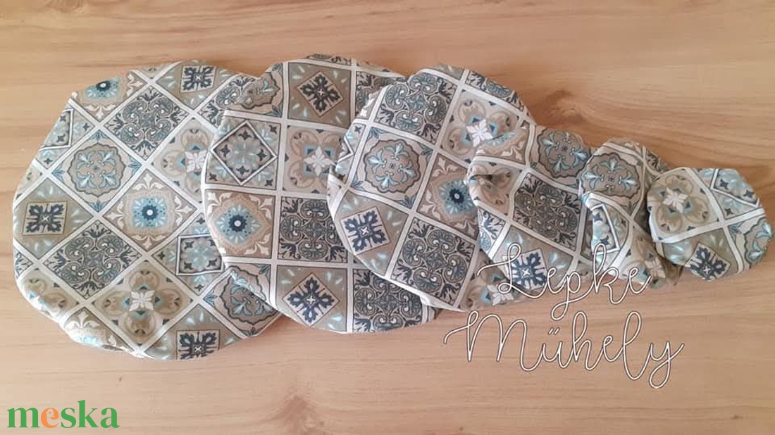 Edényfedő szett, mozaikos - otthon & életmód - konyhafelszerelés, tálalás - konyhai textil - edényfogó & edényfedő - Meska.hu Edényfedő szett, mozaikos - otthon & életmód - konyhafelszerelés, tálalás - konyhai textil - edényfogó & edényfedő - Meska.hu