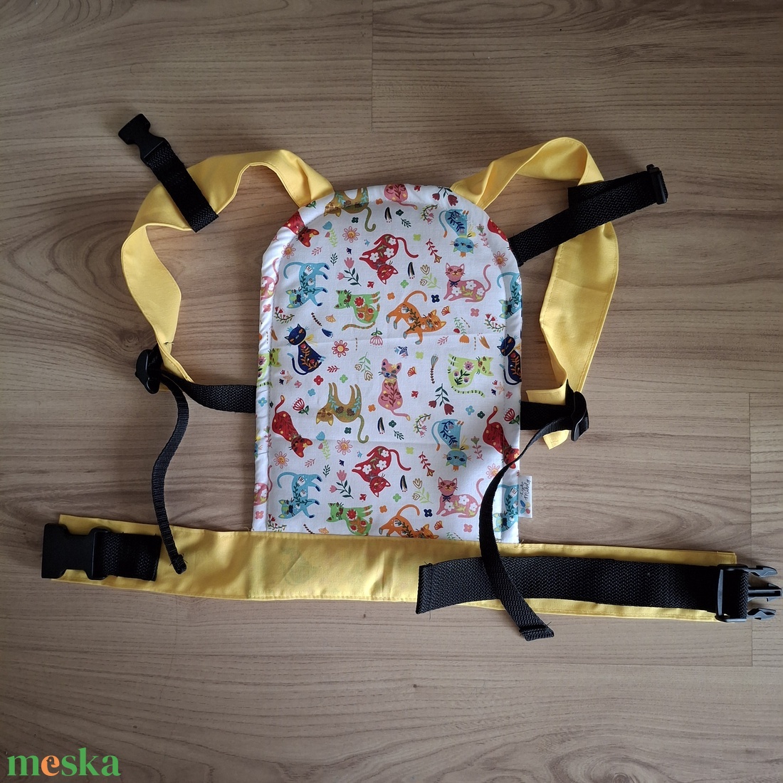 Játék csatos babahordozó, színes cicás - játék & sport - baba & babaház - babaruha, babakellék - Meska.hu Játék csatos babahordozó, színes cicás - játék & sport - baba & babaház - babaruha, babakellék - Meska.hu