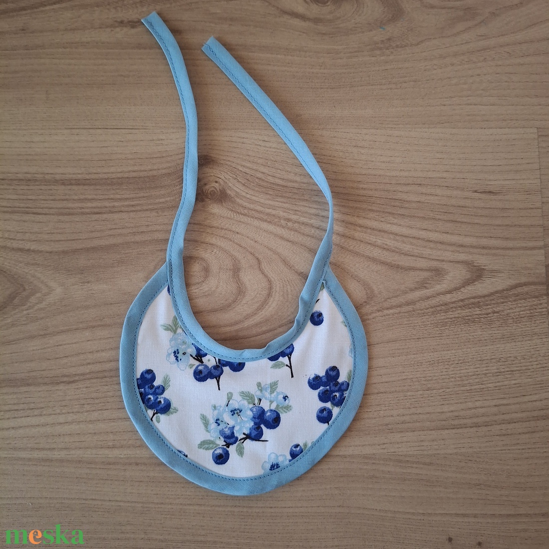 Játék baba előke, kökényes  - játék & sport - baba & babaház - babaruha, babakellék - Meska.hu Játék baba előke, kökényes  - játék & sport - baba & babaház - babaruha, babakellék - Meska.hu