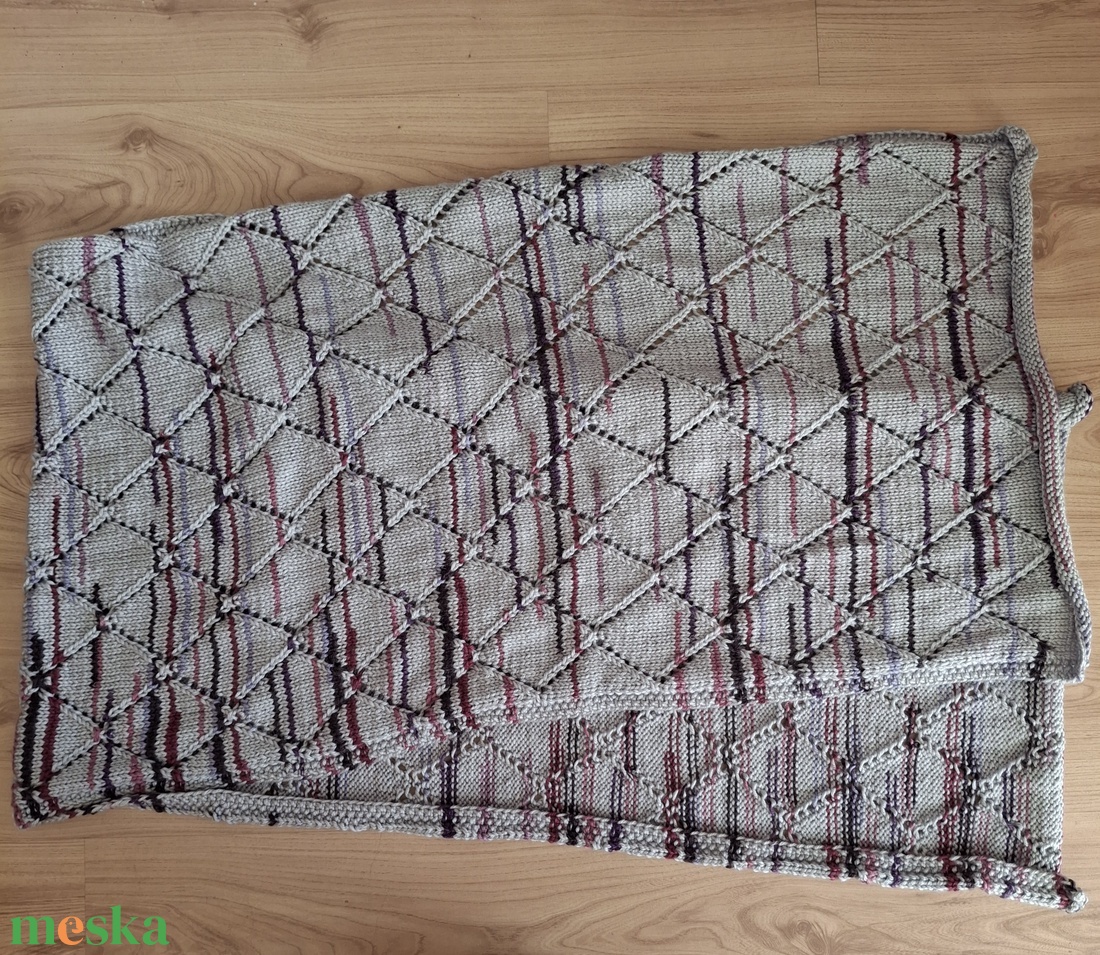 Kézzel kötött sál, lila-szürke - ruha & divat - sál, sapka, kendő - sál - Meska.hu