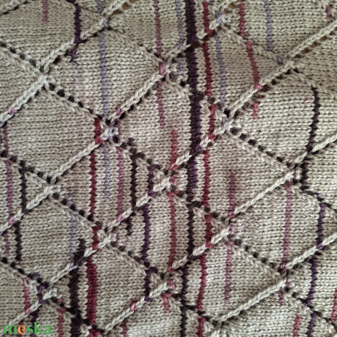 Kézzel kötött sál, lila-szürke - ruha & divat - sál, sapka, kendő - sál - Meska.hu