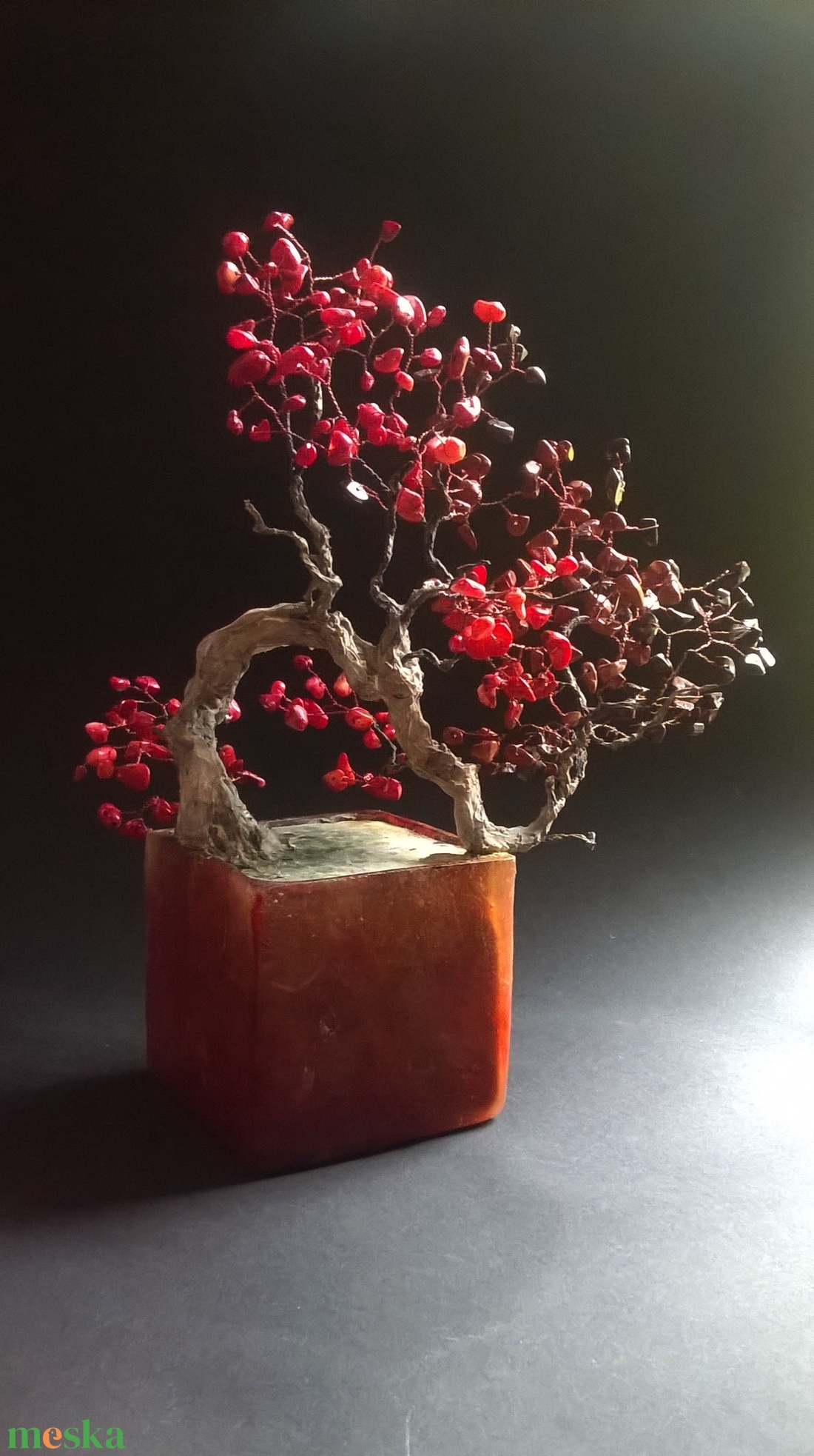 Vörös bonsai - művészet - szobor - kő - Meska.hu