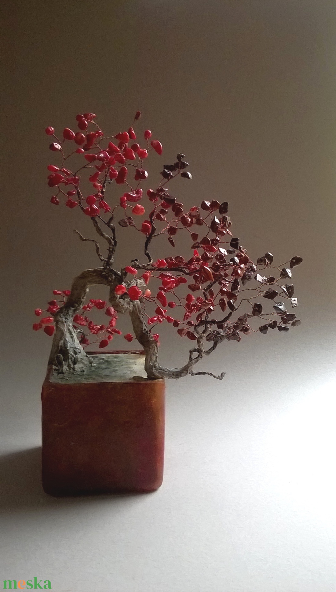 Vörös bonsai - művészet - szobor - kő - Meska.hu
