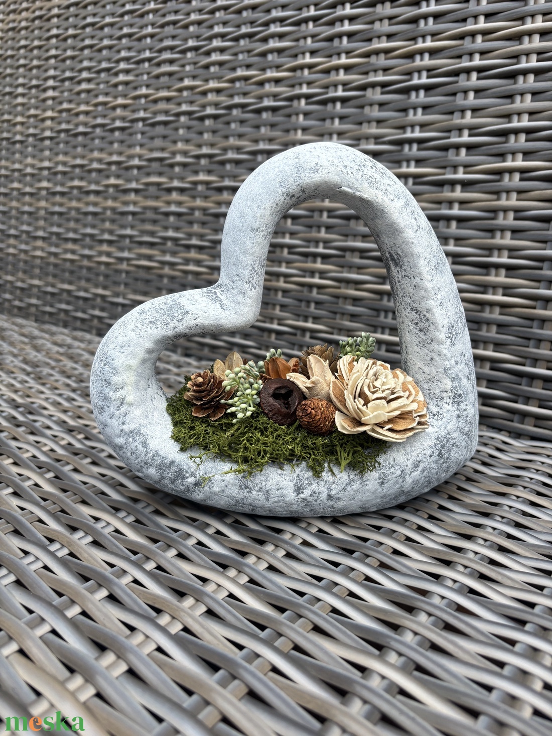 Kőhatású szíves kegyeleti dísz - otthon & életmód - vallás - temetkezési tárgy - sírtálak - Meska.hu