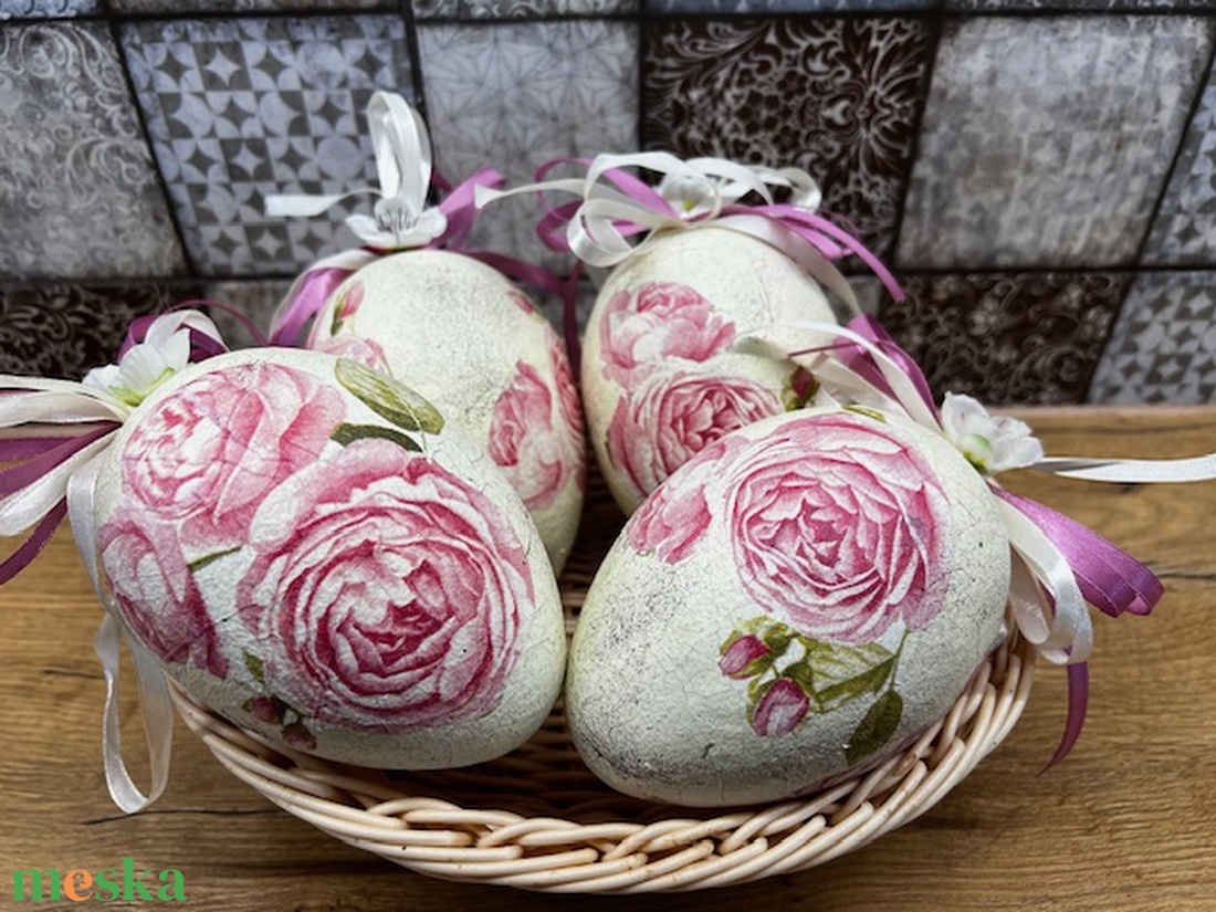 rózsás tojás  - ünnepi díszek, dekorációk - húsvéti díszek és dekorációk - húsvéti tojás, hímestojás - Meska.hu