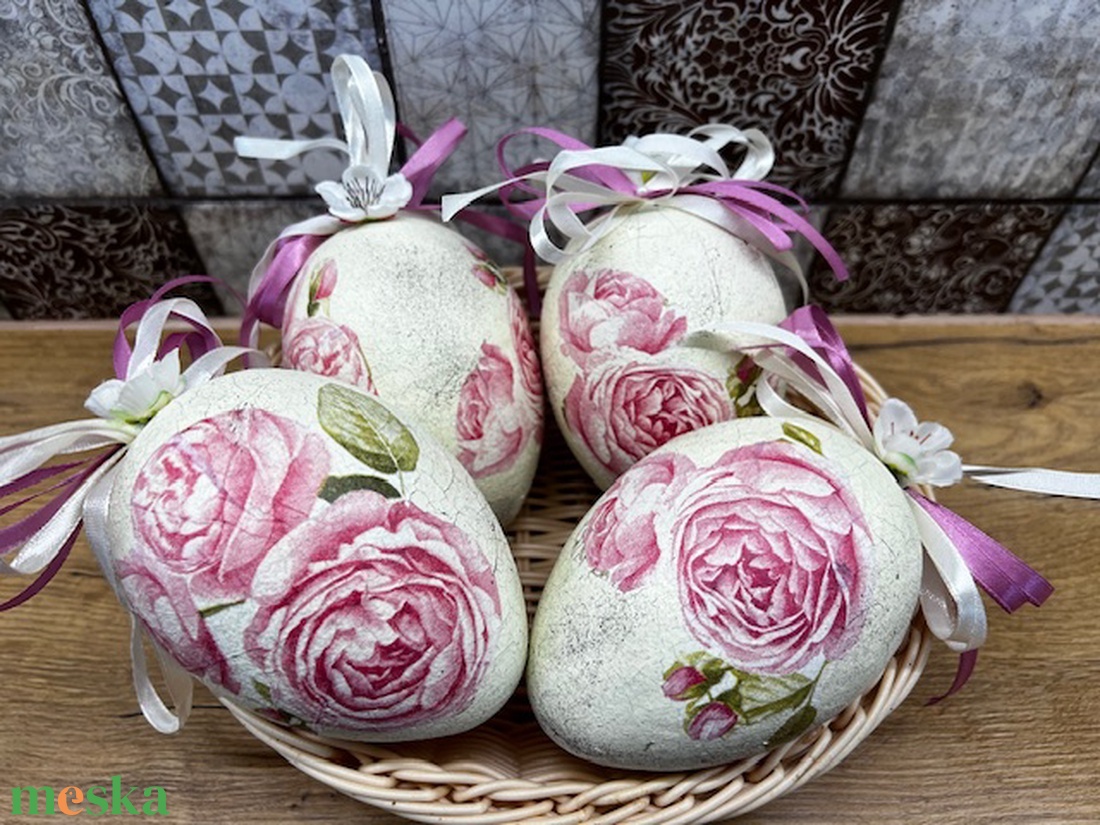 rózsás tojás  - ünnepi díszek, dekorációk - húsvéti díszek és dekorációk - húsvéti tojás, hímestojás - Meska.hu
