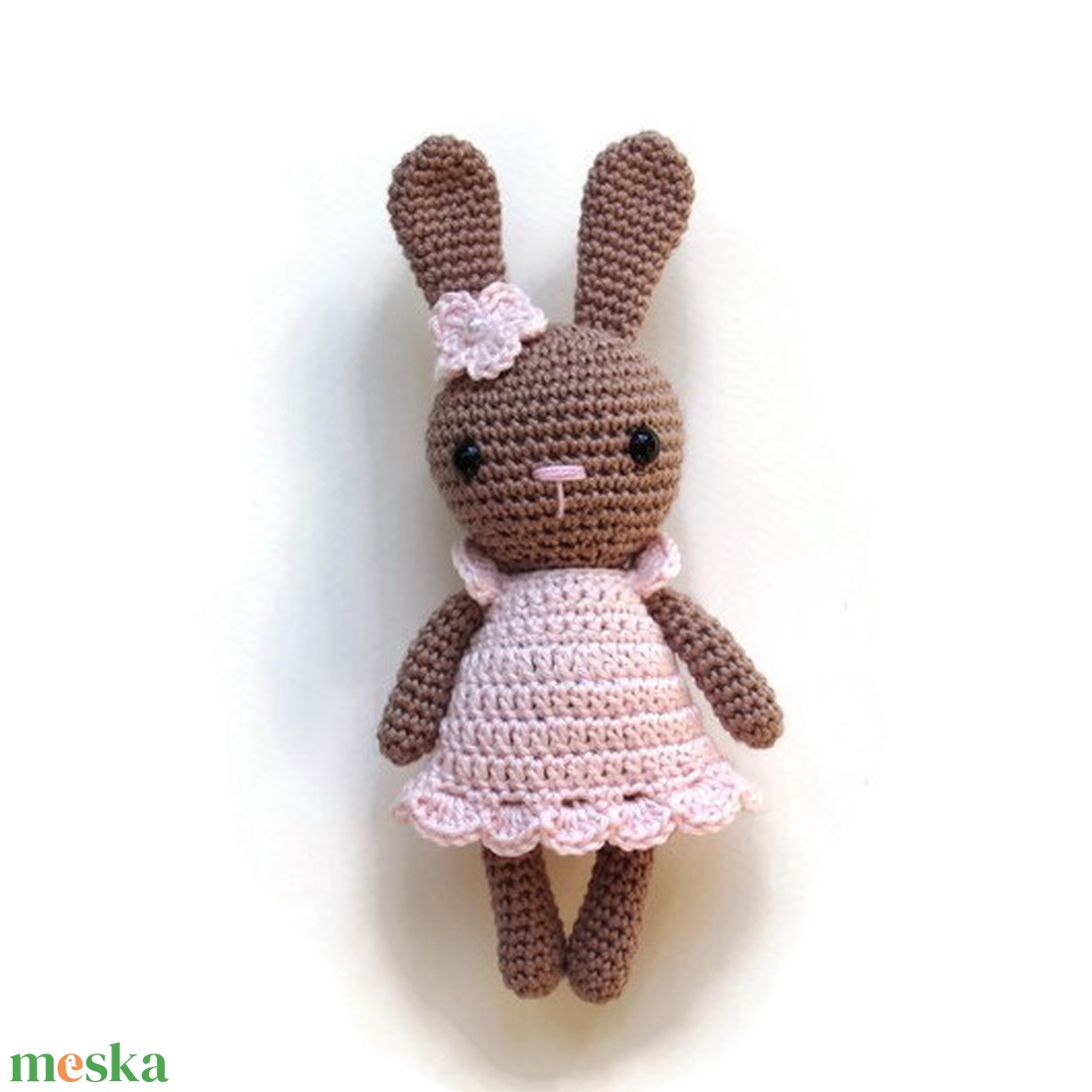 Horgolt barna nyuszilány púder színű ruhában amigurumi - játék & sport - plüssállat & játékfigura - nyuszi - Meska.hu