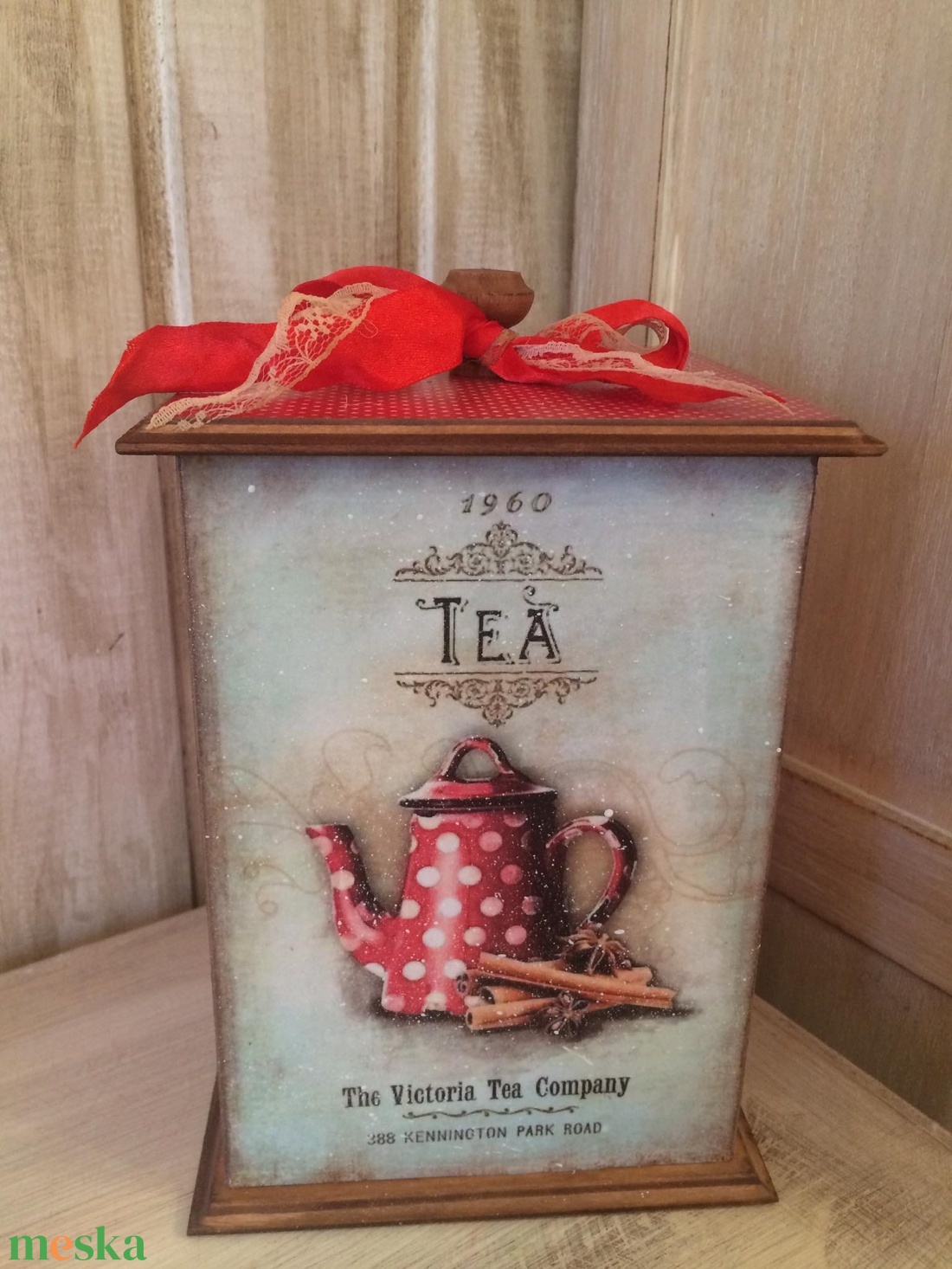 Vintage csokoládés dobozka - otthon & életmód - konyhafelszerelés, tálalás - konyhai tárolás - tea & kávé tárolás - Meska.hu Vintage csokoládés dobozka - otthon & életmód - konyhafelszerelés, tálalás - konyhai tárolás - tea & kávé tárolás - Meska.hu