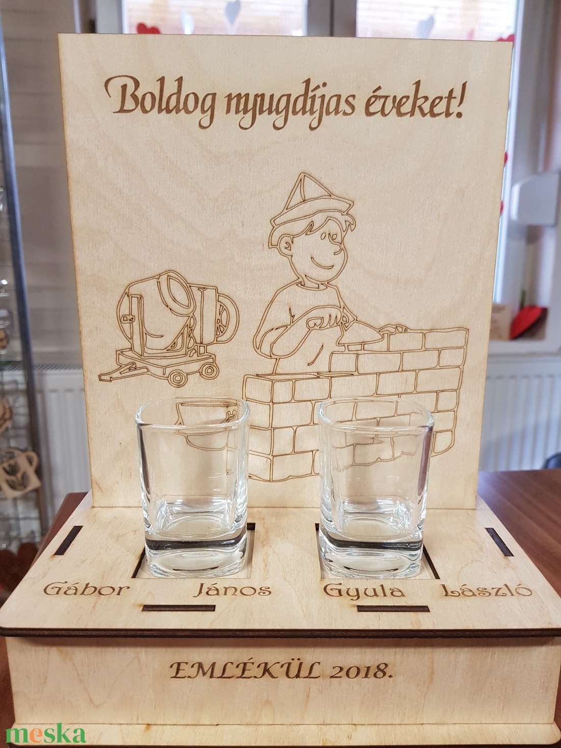 Születésnapi, nyugdíjas köszöntő tábla pálinkás pohárral - otthon & életmód - konyhafelszerelés, tálalás - tálalás - pálinkás poharak, szettek - Meska.hu Születésnapi, nyugdíjas köszöntő tábla pálinkás pohárral - otthon & életmód - konyhafelszerelés, tálalás - tálalás - pálinkás poharak, szettek - Meska.hu