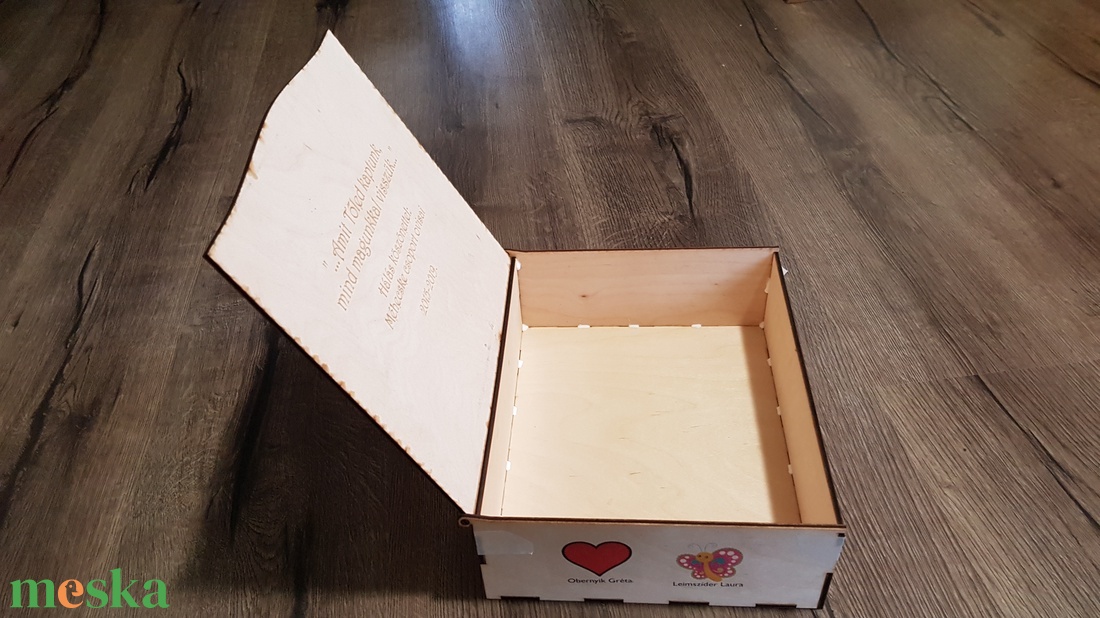 Különleges emlékdoboz, Ballagási ajándék óvó néninek, Pedagógusoknak csoport/osztályképpel is - kellékek & szerszámok - fa - doboz - Meska.hu Különleges emlékdoboz, Ballagási ajándék óvó néninek, Pedagógusoknak csoport/osztályképpel is - kellékek & szerszámok - fa - doboz - Meska.hu