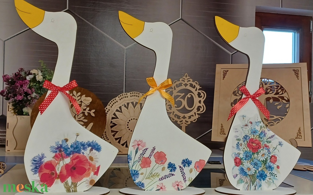 Tavaszi, nyári színes libák fából, ajtó-, ablakdekoráció 45 cm - otthon & életmód - dekoráció - ajtó- és ablak dekoráció - ajtódísz & kopogtató - Meska.hu Tavaszi, nyári színes libák fából, ajtó-, ablakdekoráció 45 cm - otthon & életmód - dekoráció - ajtó- és ablak dekoráció - ajtódísz & kopogtató - Meska.hu