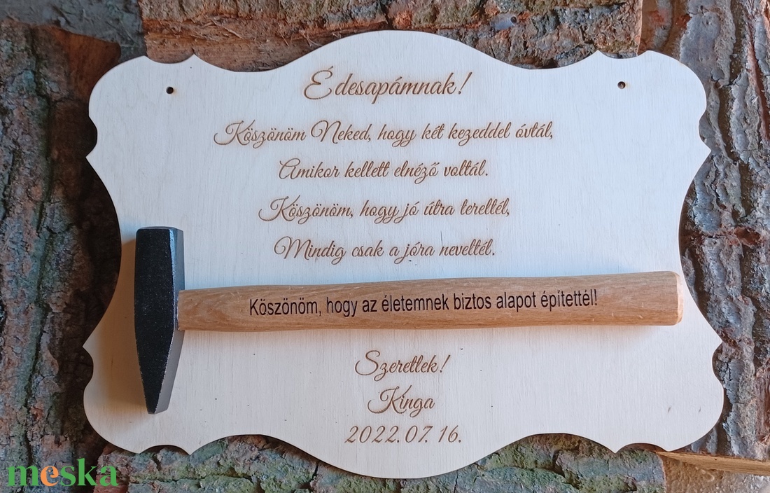 Szülőköszöntő kalapácsos tábla, Gravírozott tábla kalapáccsal édesapáknak - esküvő - emlék & ajándék - szülőköszöntő ajándék - Meska.hu Szülőköszöntő kalapácsos tábla, Gravírozott tábla kalapáccsal édesapáknak - esküvő - emlék & ajándék - szülőköszöntő ajándék - Meska.hu