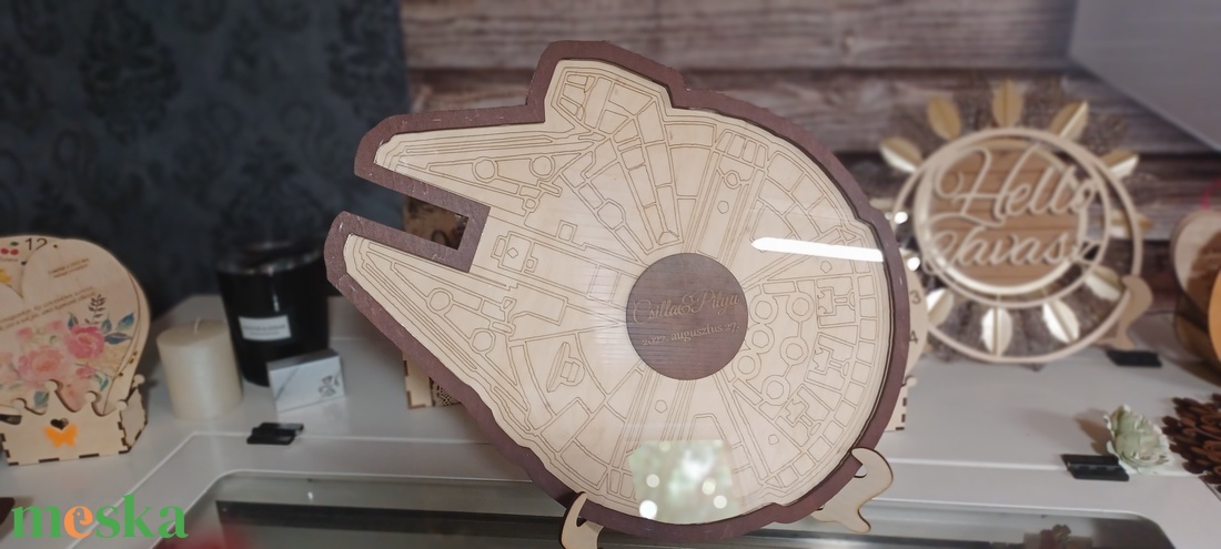 Star Wars Esküvői Vendégkönyv fából, droidokkal, Star Wars Millenium Falcon űrhajó vendégkönyv - esküvő - emlék & ajándék - vendégkönyv - Meska.hu Star Wars Esküvői Vendégkönyv fából, droidokkal, Star Wars Millenium Falcon űrhajó vendégkönyv - esküvő - emlék & ajándék - vendégkönyv - Meska.hu
