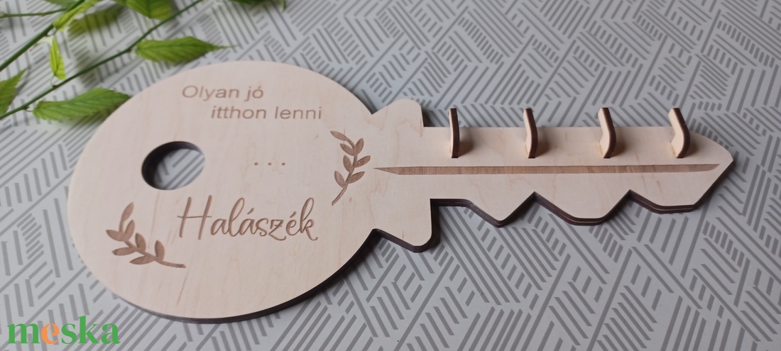 Családi fali kulcstartó, családnévre, fából - otthon & életmód - dekoráció - fali és függő dekoráció - fali kulcstartó - Meska.hu Családi fali kulcstartó, családnévre, fából - otthon & életmód - dekoráció - fali és függő dekoráció - fali kulcstartó - Meska.hu