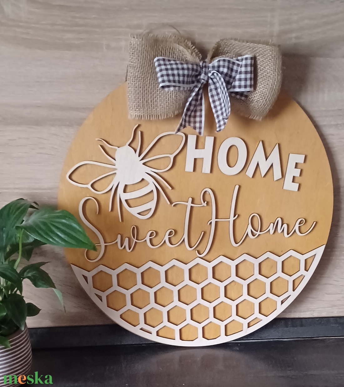 Home Sweet Home üdvözlő tábla, Méhecskés, méhsejtes ajtó kopogtató - otthon & életmód - dekoráció - ajtó- és ablak dekoráció - ajtódísz & kopogtató - Meska.hu Home Sweet Home üdvözlő tábla, Méhecskés, méhsejtes ajtó kopogtató - otthon & életmód - dekoráció - ajtó- és ablak dekoráció - ajtódísz & kopogtató - Meska.hu