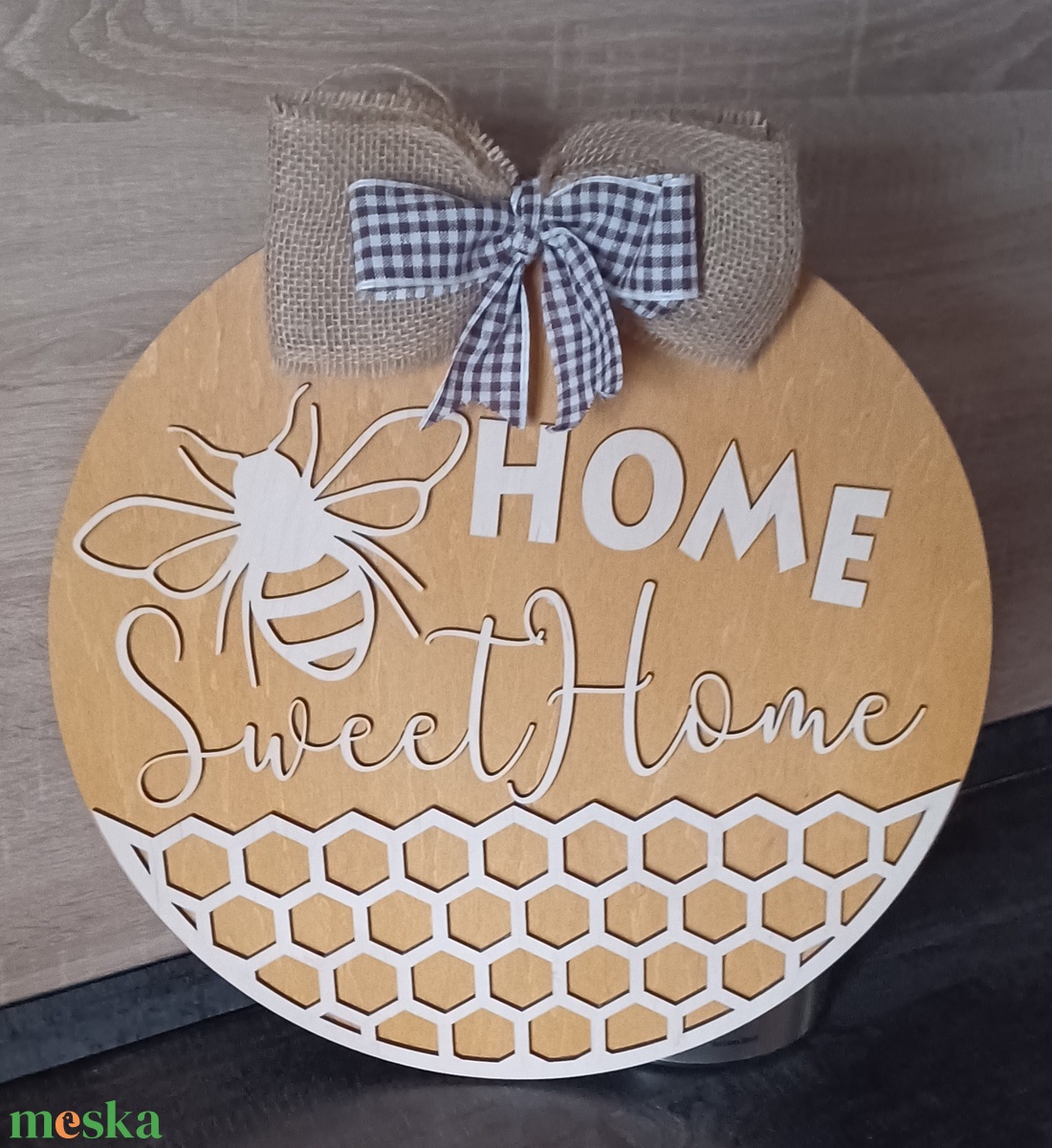 Home Sweet Home üdvözlő tábla, Méhecskés, méhsejtes ajtó kopogtató - otthon & életmód - dekoráció - ajtó- és ablak dekoráció - ajtódísz & kopogtató - Meska.hu Home Sweet Home üdvözlő tábla, Méhecskés, méhsejtes ajtó kopogtató - otthon & életmód - dekoráció - ajtó- és ablak dekoráció - ajtódísz & kopogtató - Meska.hu