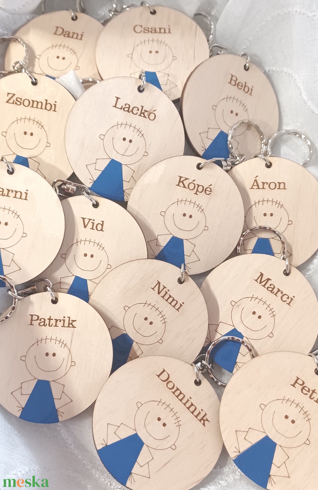Színes kulcstartó szettben, Vidám kulcstartó fából gyerekeknek, óvó néninek, tanító néninek - táska & tok - kulcstartó & táskadísz - kulcstartó - Meska.hu