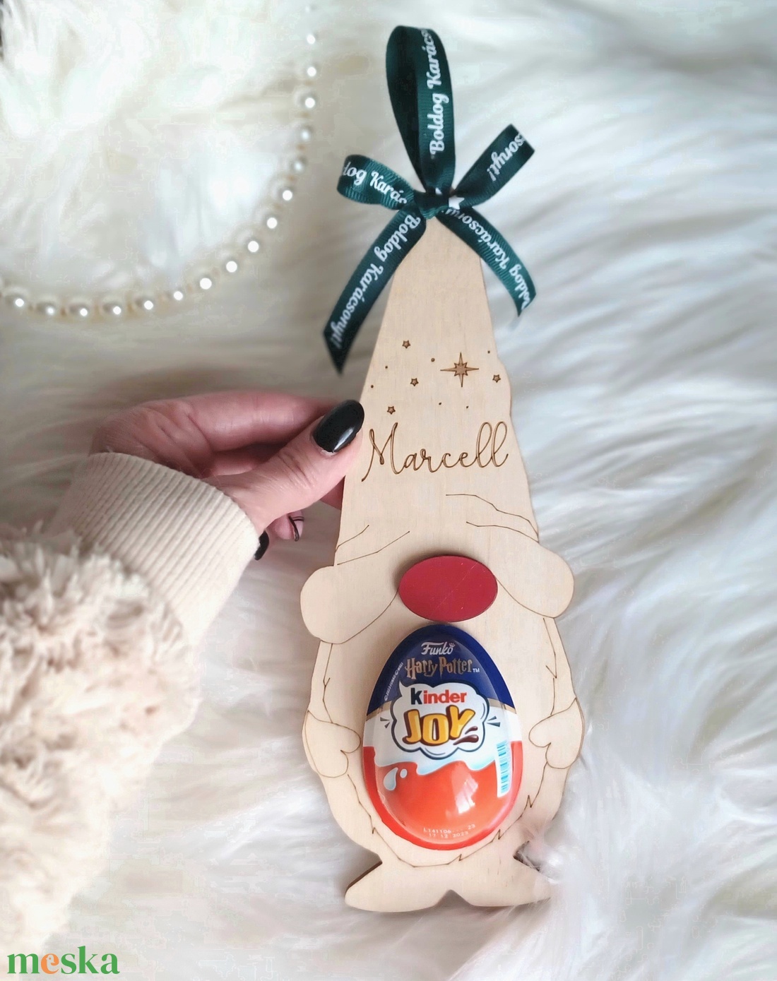 Manó karácsonyfadísz, névre szóló, Kinder tojás tartó - karácsony - karácsonyi lakásdekoráció - karácsonyi manók, figurák - Meska.hu
