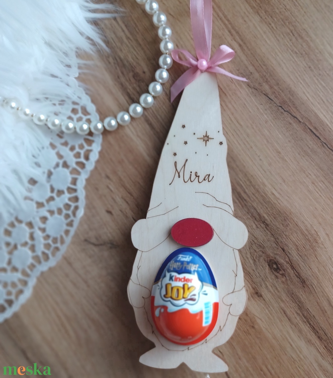 Manó karácsonyfadísz, névre szóló, Kinder tojás tartó - karácsony - karácsonyi lakásdekoráció - karácsonyi manók, figurák - Meska.hu