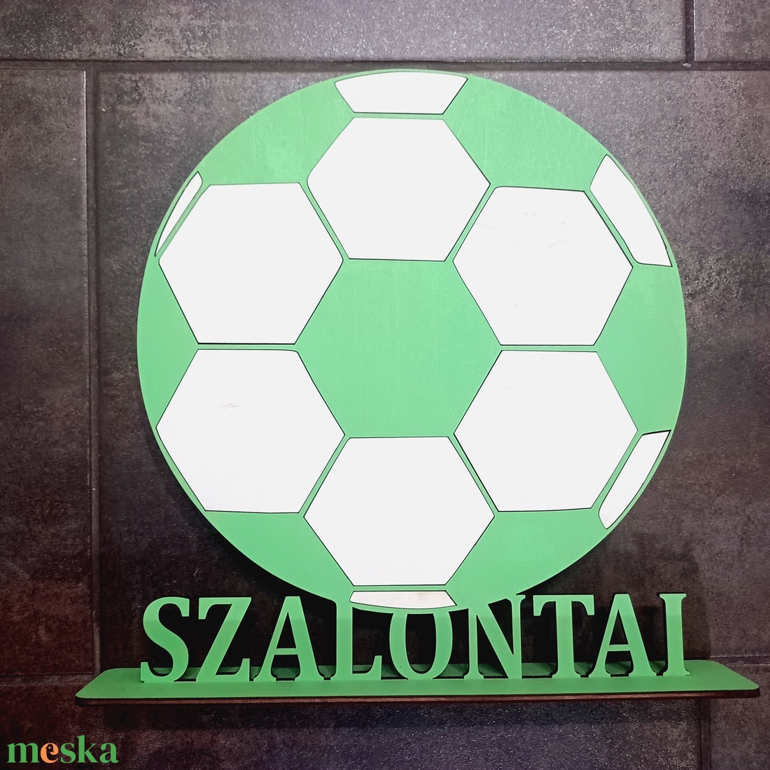 Névre szóló focis asztaldísz,  névtábla a futball szerelmeseinek - otthon & életmód - babaszoba, gyerekszoba - gyerek névtábla - Meska.hu