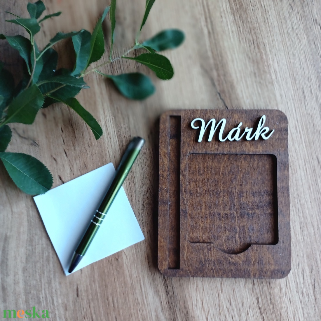 Névre szóló Post-it tartó fából, tollal - otthon & életmód - tárolás & rendszerezés - íróasztali tároló - Meska.hu